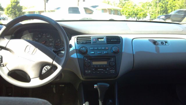 Honda Accord 2002 photo 3