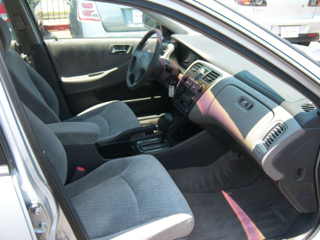 Honda Accord 2002 photo 1