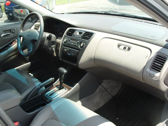 Honda Accord 2002 photo 13