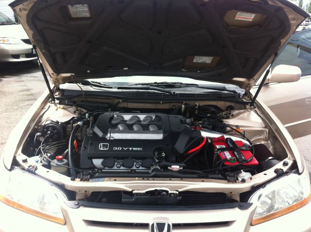 Honda Accord 2002 photo 8