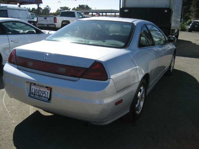 Honda Accord 2002 photo 3