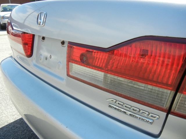 Honda Accord 2002 photo 2