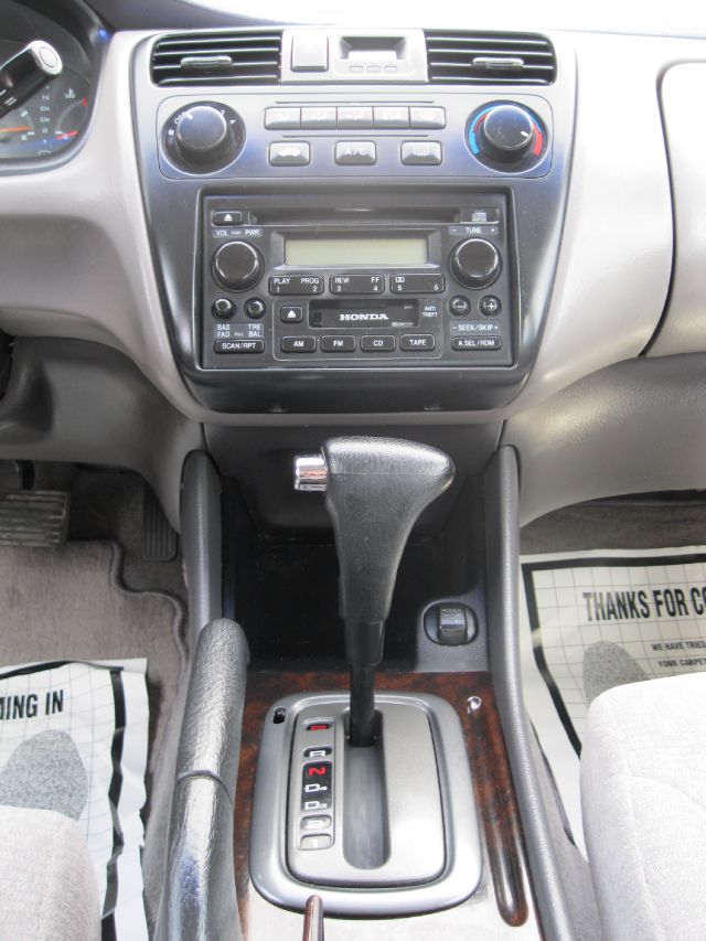 Honda Accord 2002 photo 1