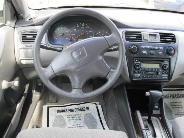 Honda Accord 2002 photo 2