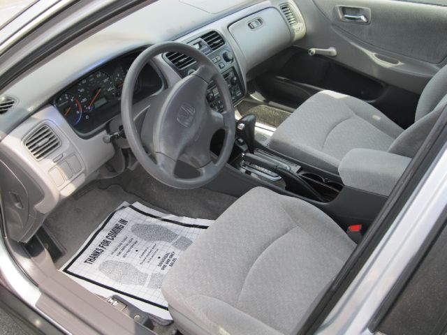 Honda Accord 2002 photo 9