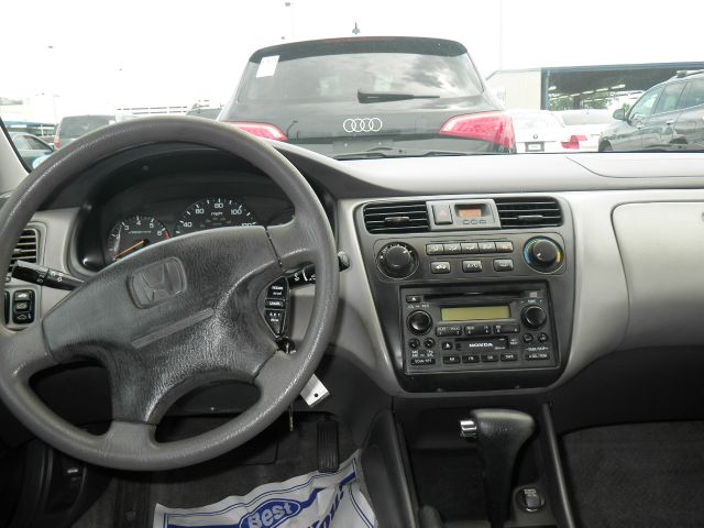 Honda Accord 2002 photo 1