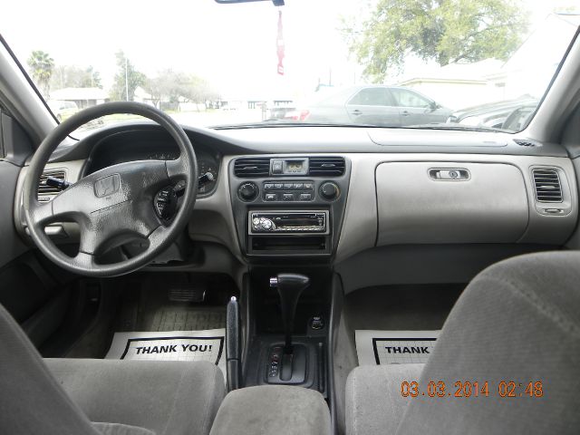 Honda Accord 2002 photo 2