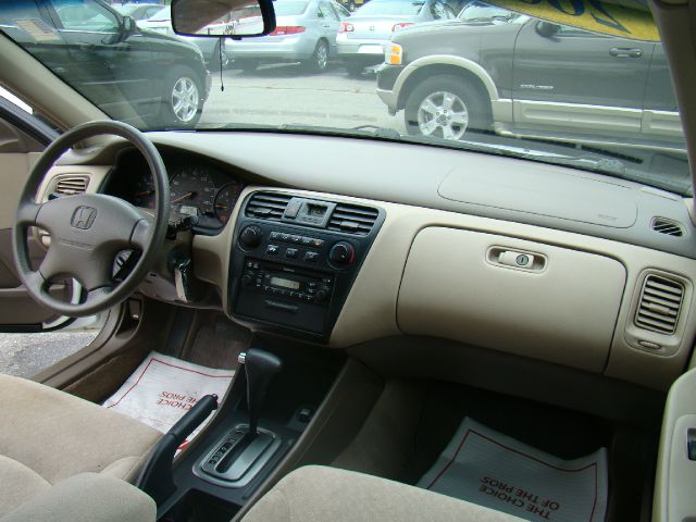 Honda Accord 2002 photo 10