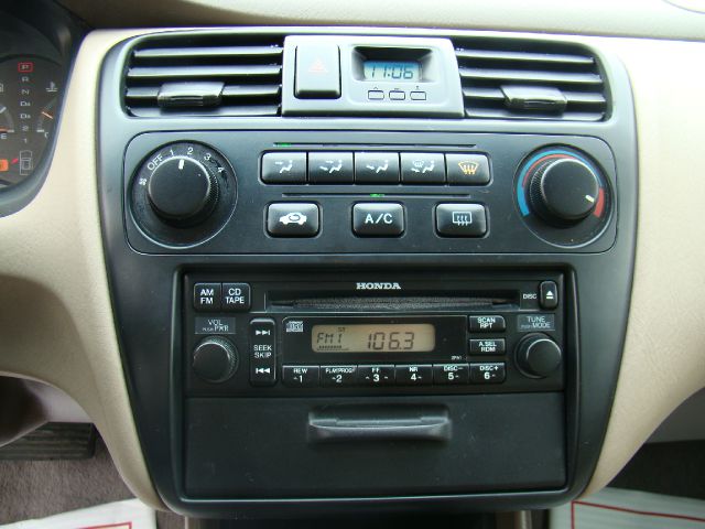 Honda Accord 2002 photo 9