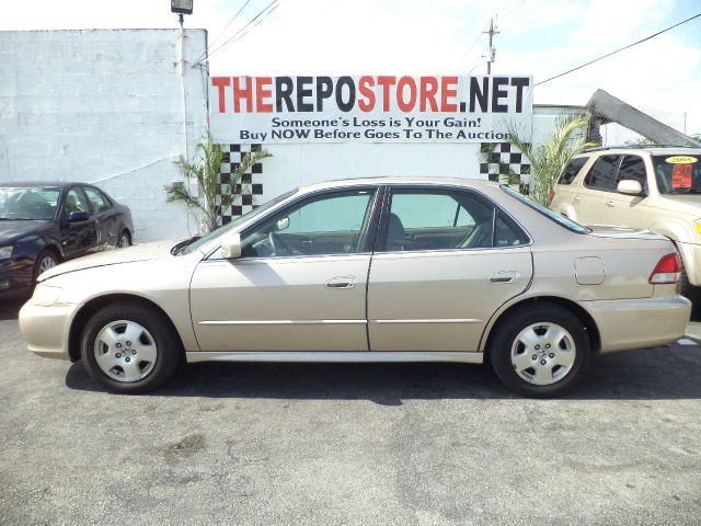 Honda Accord 2002 photo 2
