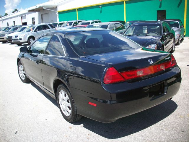 Honda Accord 2002 photo 1