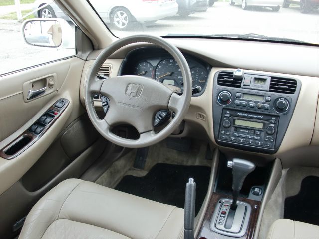 Honda Accord 2002 photo 7