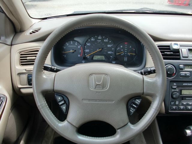 Honda Accord 2002 photo 8