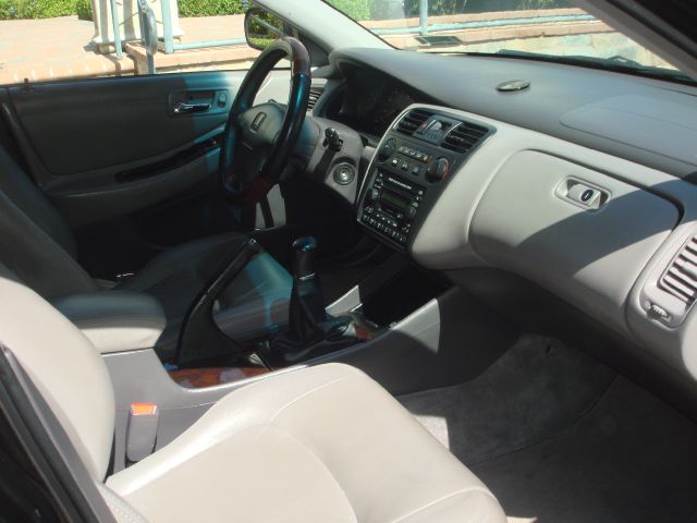 Honda Accord 2002 photo 2
