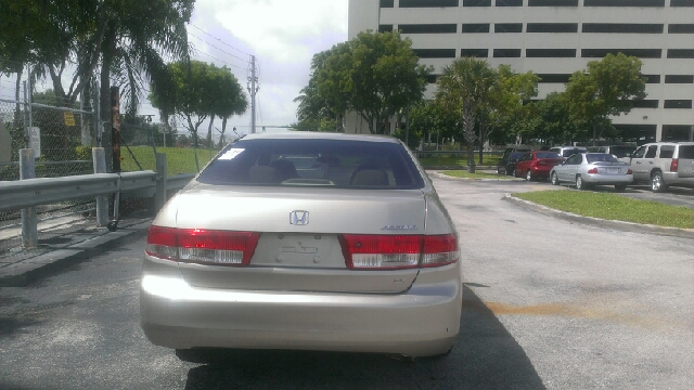 Honda Accord 2003 photo 2
