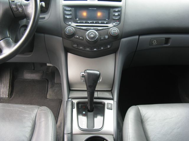Honda Accord 4WD Ext Cab 134.0 SLE2 Sedan