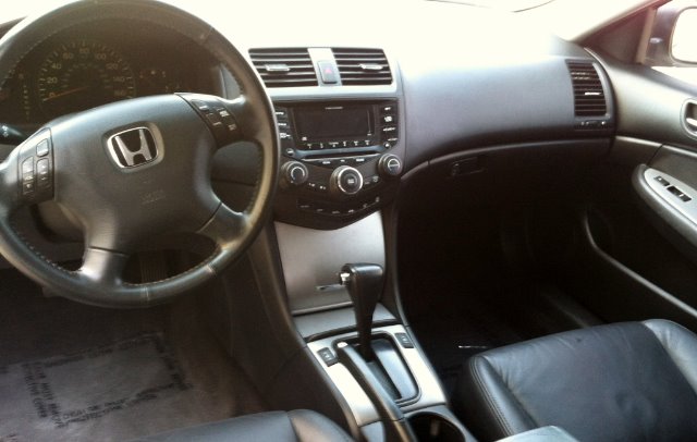 Honda Accord 2003 photo 1