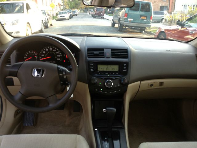 Honda Accord 2003 photo 4