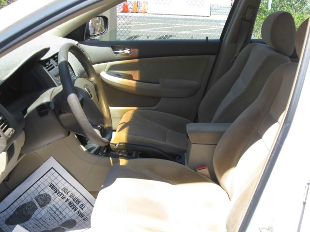 Honda Accord 2dr Reg Cab 120.5 WB Sedan