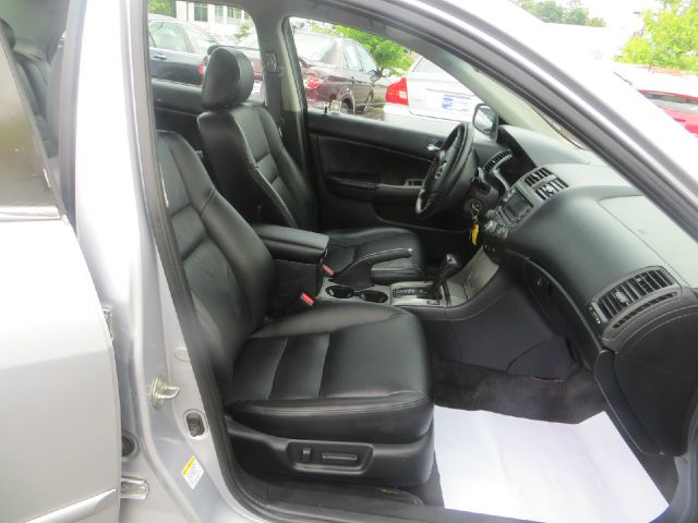 Honda Accord 2003 photo 2