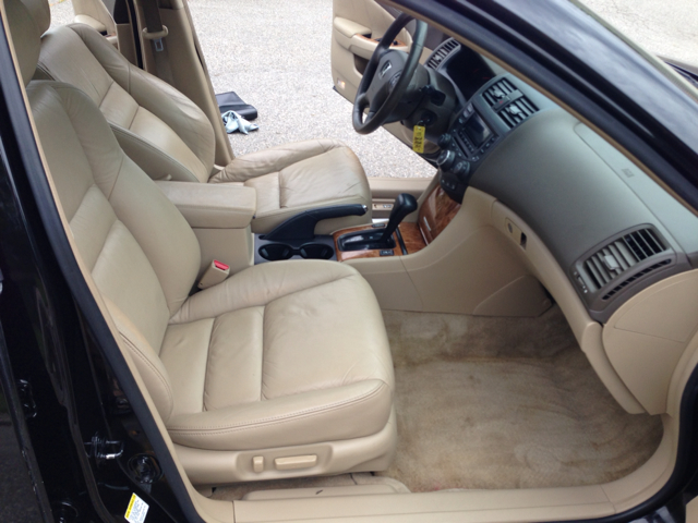 Honda Accord 2003 photo 4