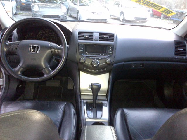 Honda Accord 2003 photo 4