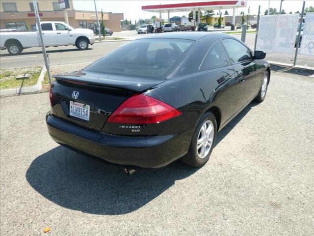 Honda Accord 2003 photo 2