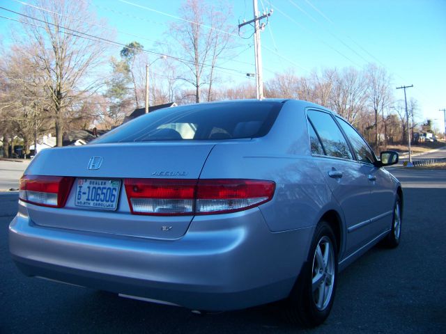 Honda Accord 2003 photo 2