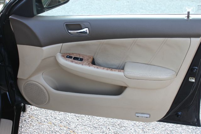 Honda Accord 2003 photo 18