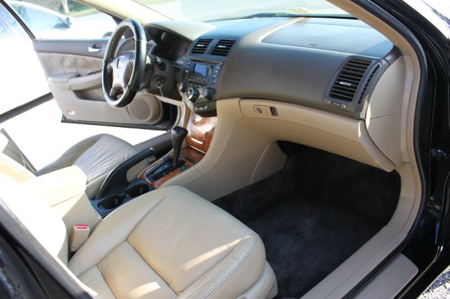 Honda Accord 2003 photo 19