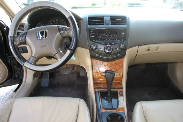 Honda Accord 2003 photo 22