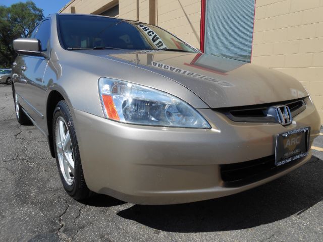 Honda Accord 2003 photo 2