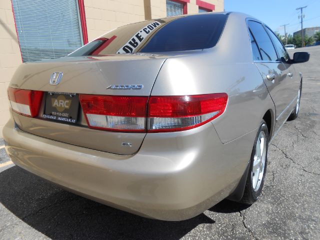 Honda Accord 2003 photo 4