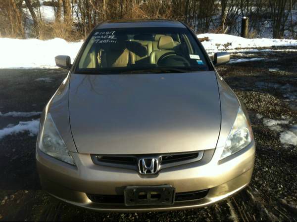 Honda Accord 2003 photo 2