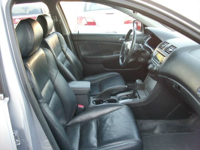 Honda Accord 2003 photo 4