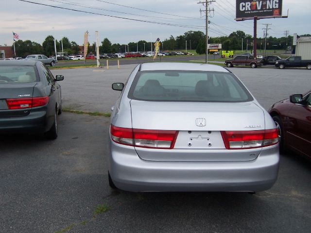 Honda Accord 2003 photo 2