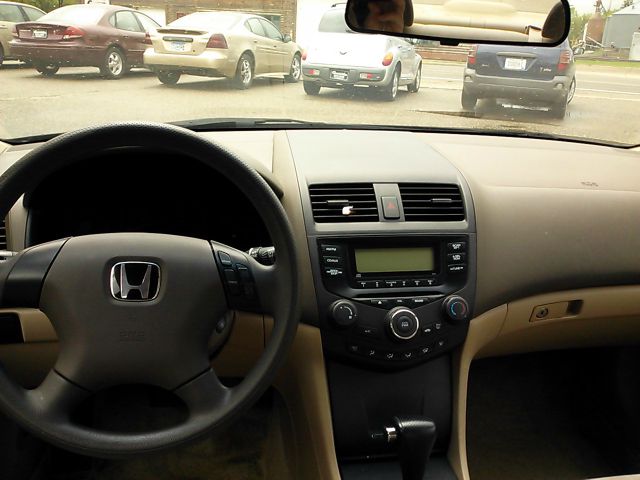 Honda Accord 2dr Reg Cab 120.5 WB Sedan