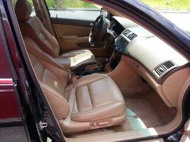 Honda Accord 4WD Ext Cab 134.0 SLE2 Sedan