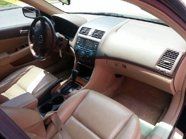 Honda Accord 2003 photo 2