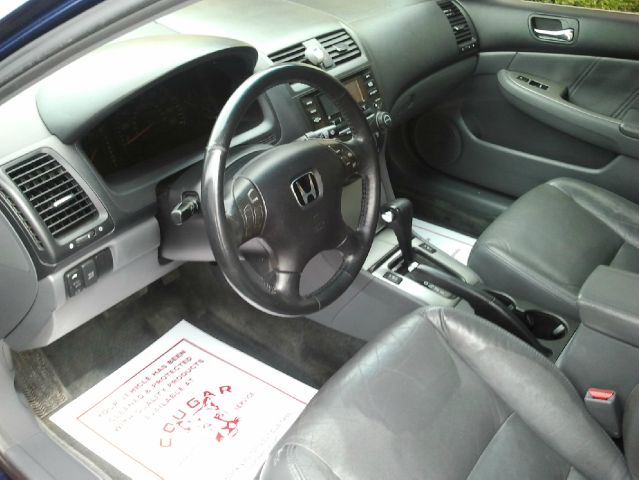 Honda Accord 2003 photo 2