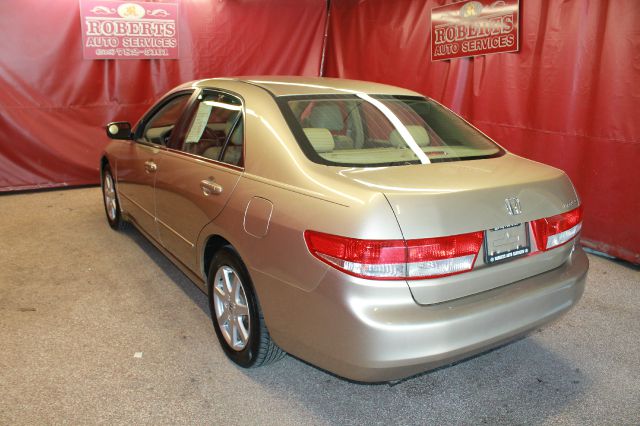 Honda Accord 2003 photo 4