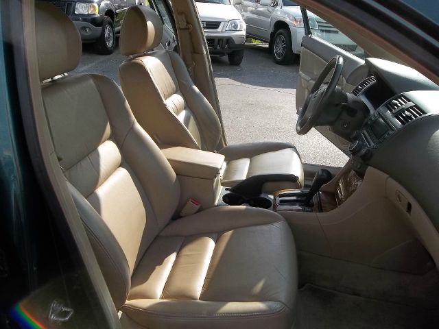 Honda Accord 2003 photo 2