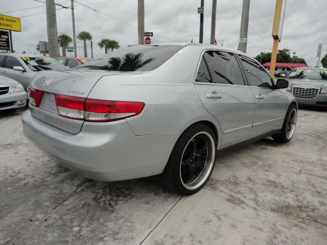 Honda Accord 2003 photo 17