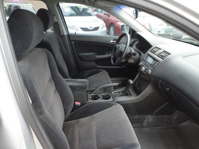 Honda Accord 2003 photo 9