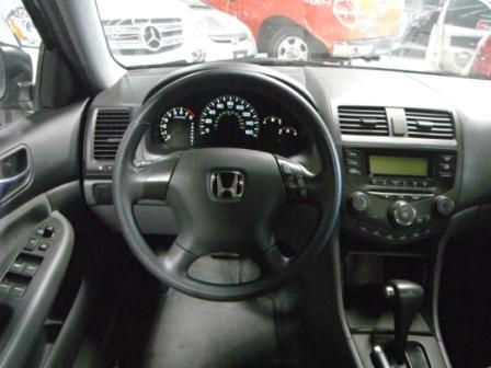 Honda Accord 2003 photo 2