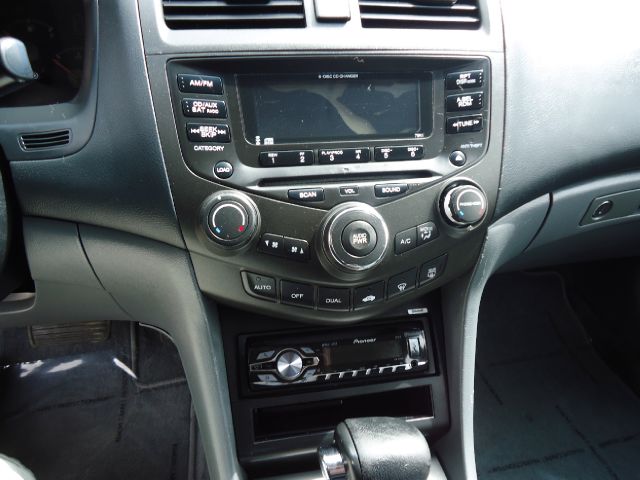 Honda Accord 2004 photo 14