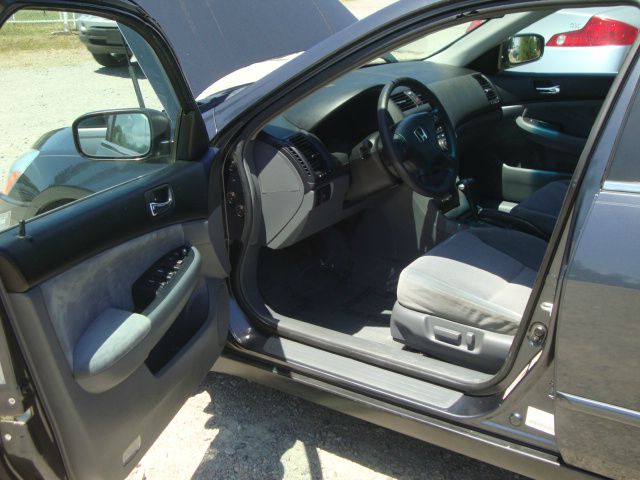 Honda Accord 2004 photo 4