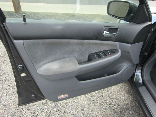 Honda Accord 2004 photo 10