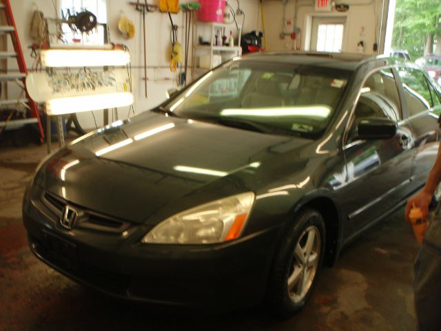 Honda Accord 2004 photo 2