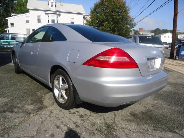 Honda Accord 2004 photo 3